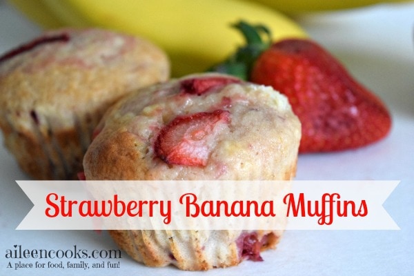 Sweet and Moist Strawberry Banana Muffins | aileencooks.com