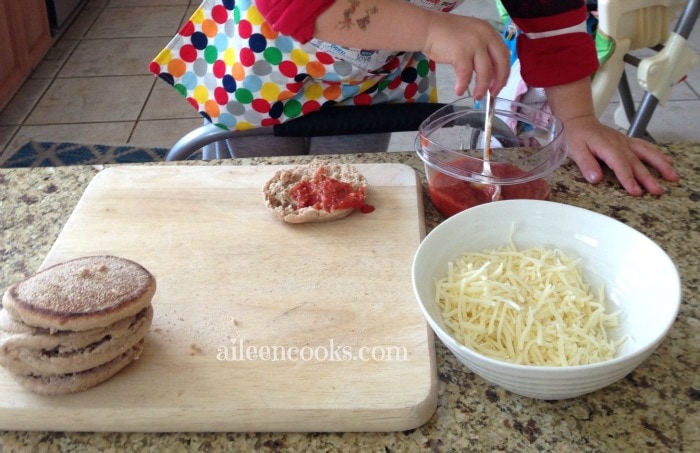 Cooking with Kids: Mini Cheese Pizas