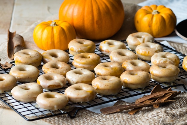 baked-pumpkin-donuts-brown-butter-glaze