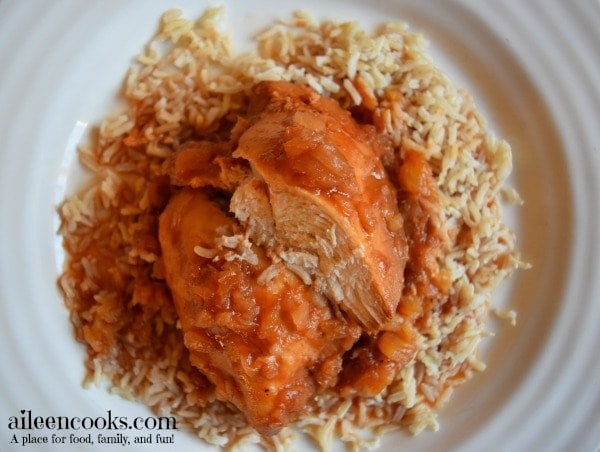 5 ingredient crockpot hawaiian chicken. This is an easy and healthy slow cooker chicken recipe that takes just 10 minutes to prepare. Recipe from aileencooks.com.