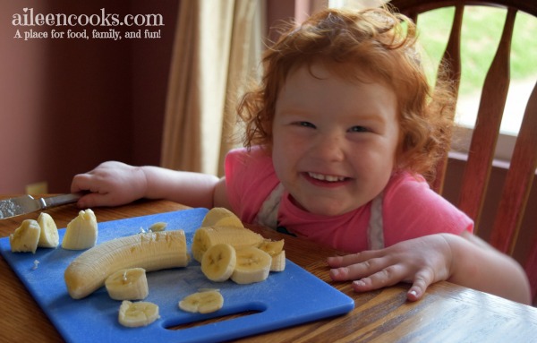 Cooking With Kids: Cinnamon Glazed Bananas. A perfect recipe to get your kids in the kitchen and learning about fresh product and practicing their knife skills. Recipe from aileencooks.com