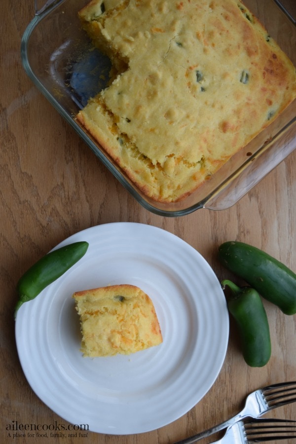 Fast and easy corn bread made with jalapenos and sharp cheddar. Recipe form aileencooks.com.