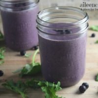Blueberry Kale Smoothie packed with frozen blueberries, healthy kale, creamy greek yogurt, protein powder, almond milk, and banana. Healthy smoothie recipe. Healthy breakfast recipe. Recipe from aileencooks.com.