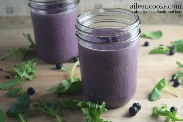 https://aileencooks.com/wp-content/uploads/2017/01/blueberry-kale-smoothie-3.jpg