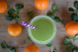 Creamy Orange Smoothie with fresh oranges, baby spinach, and banana all made in the Nutri Ninja® Nutri Bowl™ Duo™. Recipe from aileencooks.com. Green smoothie recipe. Healhty smoothie recipe. Orange Juilius copycat recipe. #ad
