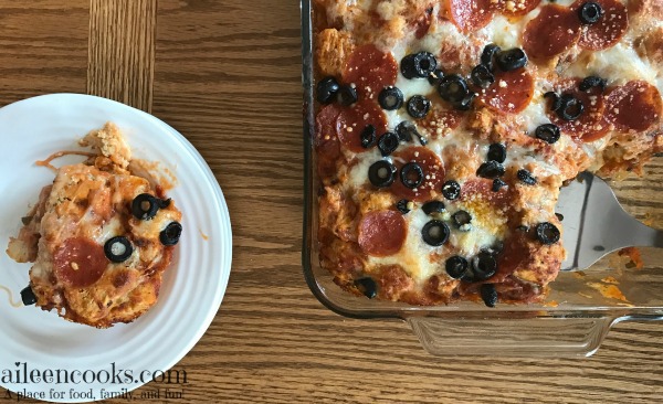 Pull Apart Pepperoni Pizza Bread with homemade biscuit dough. Make this fun and kid-friendly recipe tonight! Recipe from aileencooks.com. Pizza Recipes. Real Food Recipes.