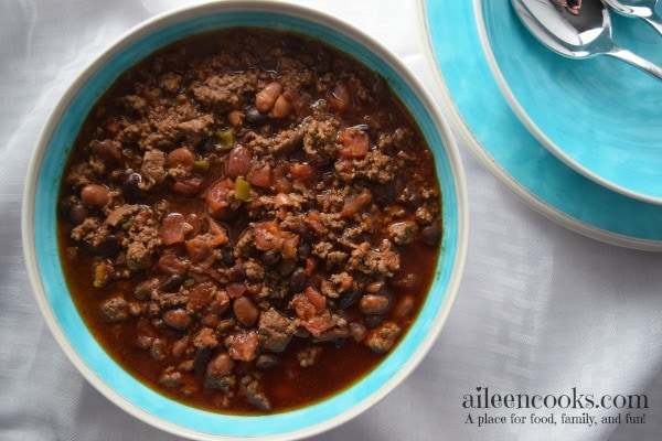 Slow Cooker Beef Chili. Crockpot Chili Recipe. Healthy Crockpot Recipe. recipe from aileencooks.com #IC #AD #SWBeans 