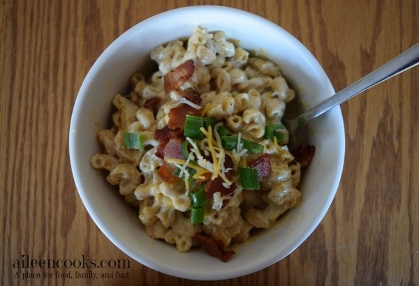 instant pot macaroni and cheese with burger