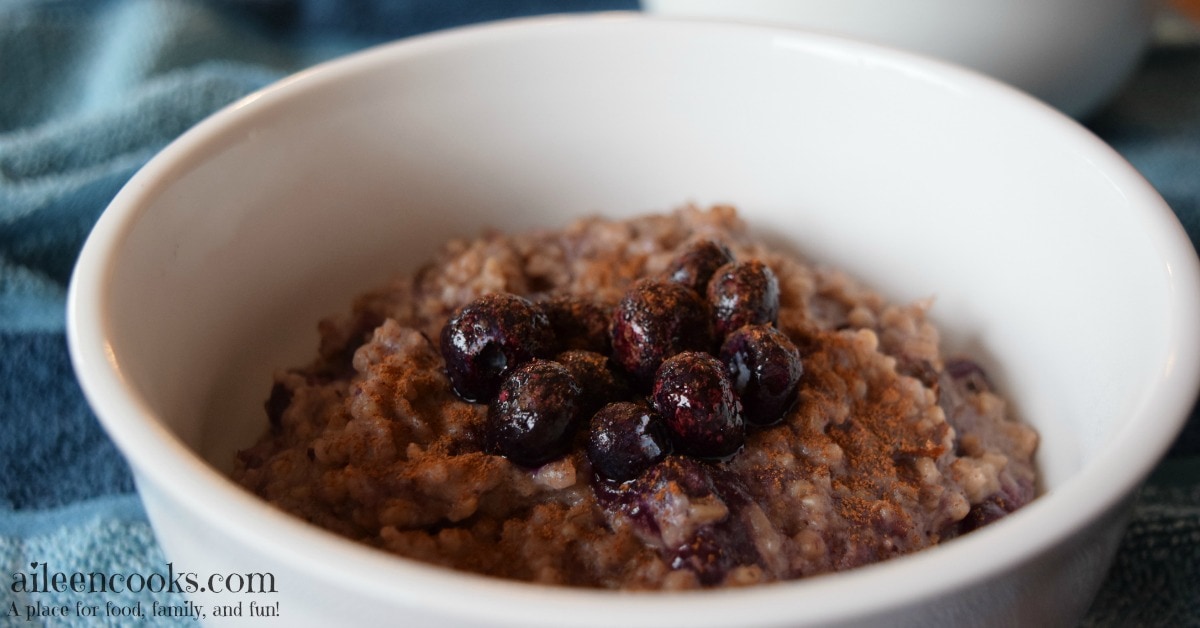 Make breakfast easy with this instant pot blueberry oatmeal! 