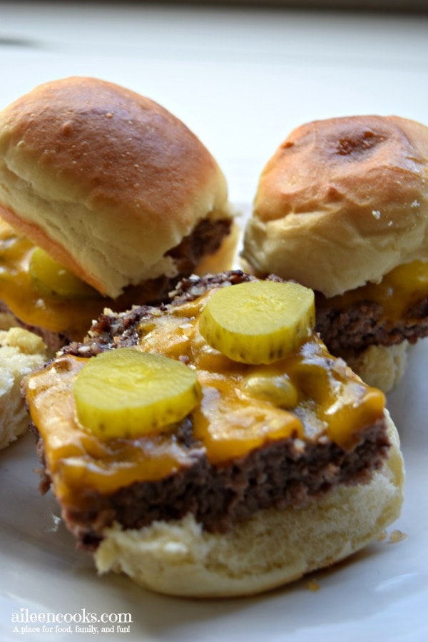 Best Cheeseburger Sliders Recipe - How to Make Cheeseburger Sliders