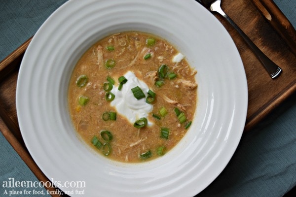 Instant Pot White Chicken Chili cooks in just 30 minutes in the instant pot electric pressure cooker. Tastes great and feeds a crowd!