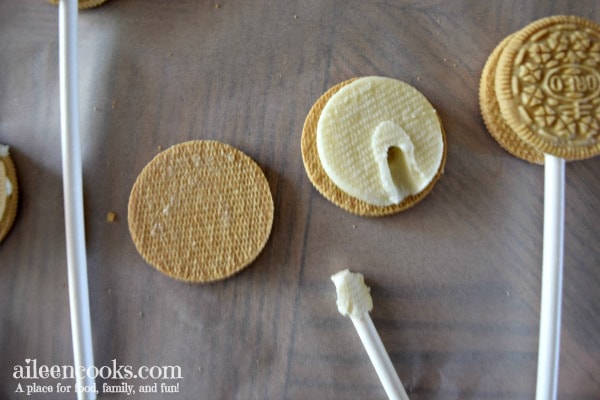 Make these you are my sunshine oreo pops to go with a fun you are my sunshine themed party. Oreo cookie pops are easy to make and even more fun to eat!