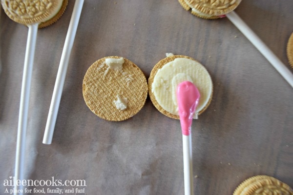 Make these you are my sunshine oreo pops to go with a fun you are my sunshine themed party. Oreo cookie pops are easy to make and even more fun to eat!