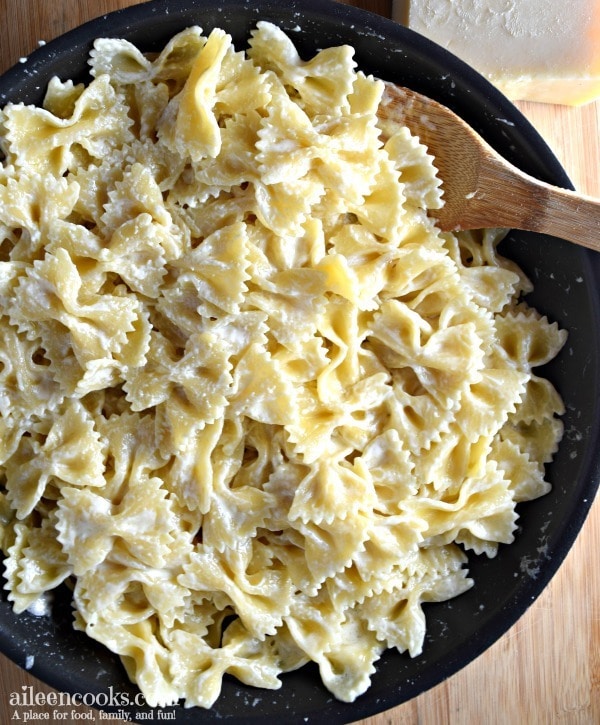 The Best Homemade Alfredo Sauce (cooks in just 10 minutes)