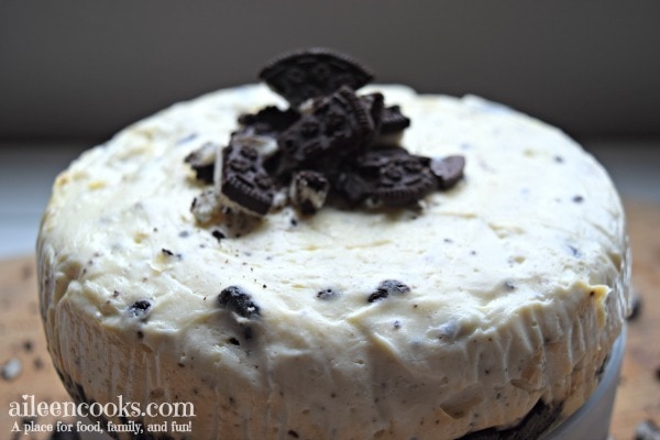 I made this oreo cheesecake in my instant pot and it was so good! If you have a pressure cooker , then you need to try this recipe for instant pot oreo cheesecake. 