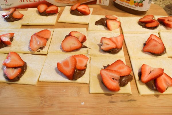 Puff Pastry with Nutella and Strawberry for turnovers