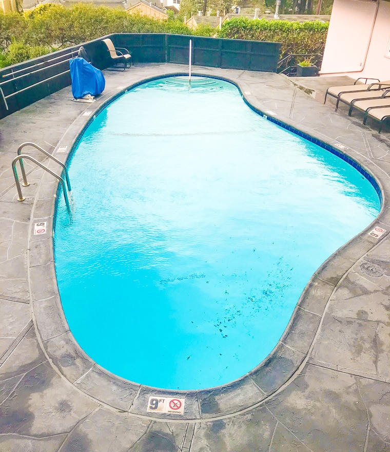 An overhead picture of the lagoon-shaped pool at Hofsas House.