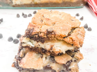 Chocolate Chip Cookie Cheesecake Bars