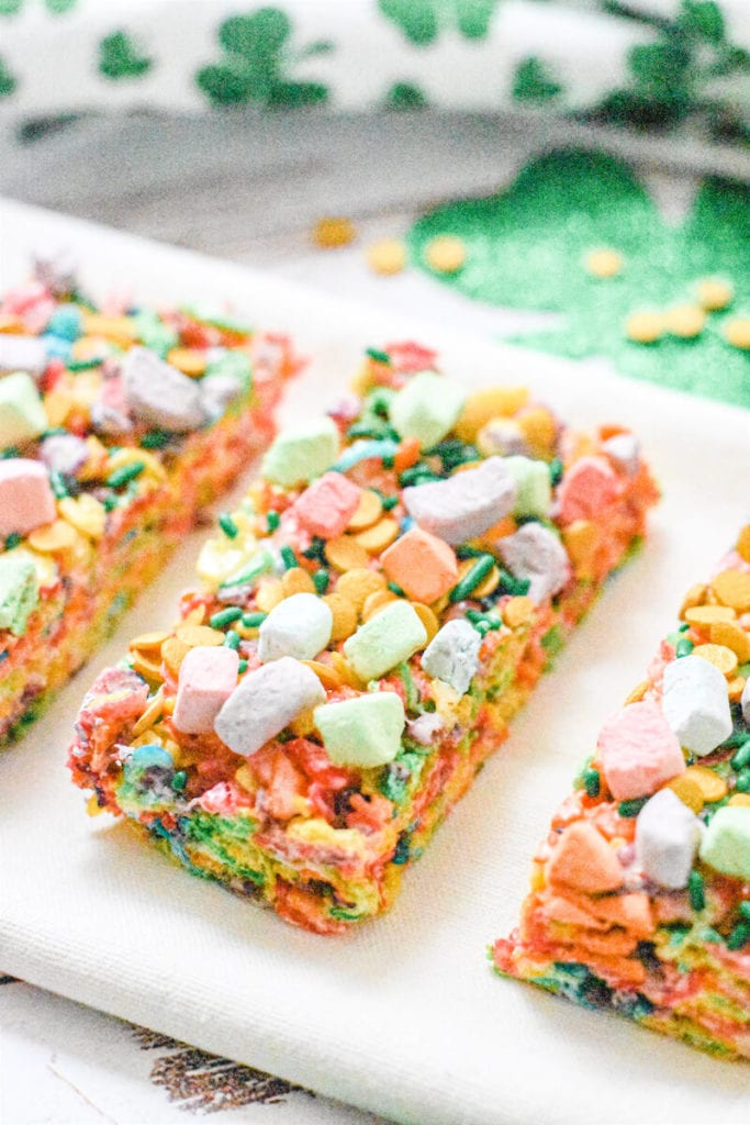 fruity pebble marshmallow cereal bars - Aileen Cooks