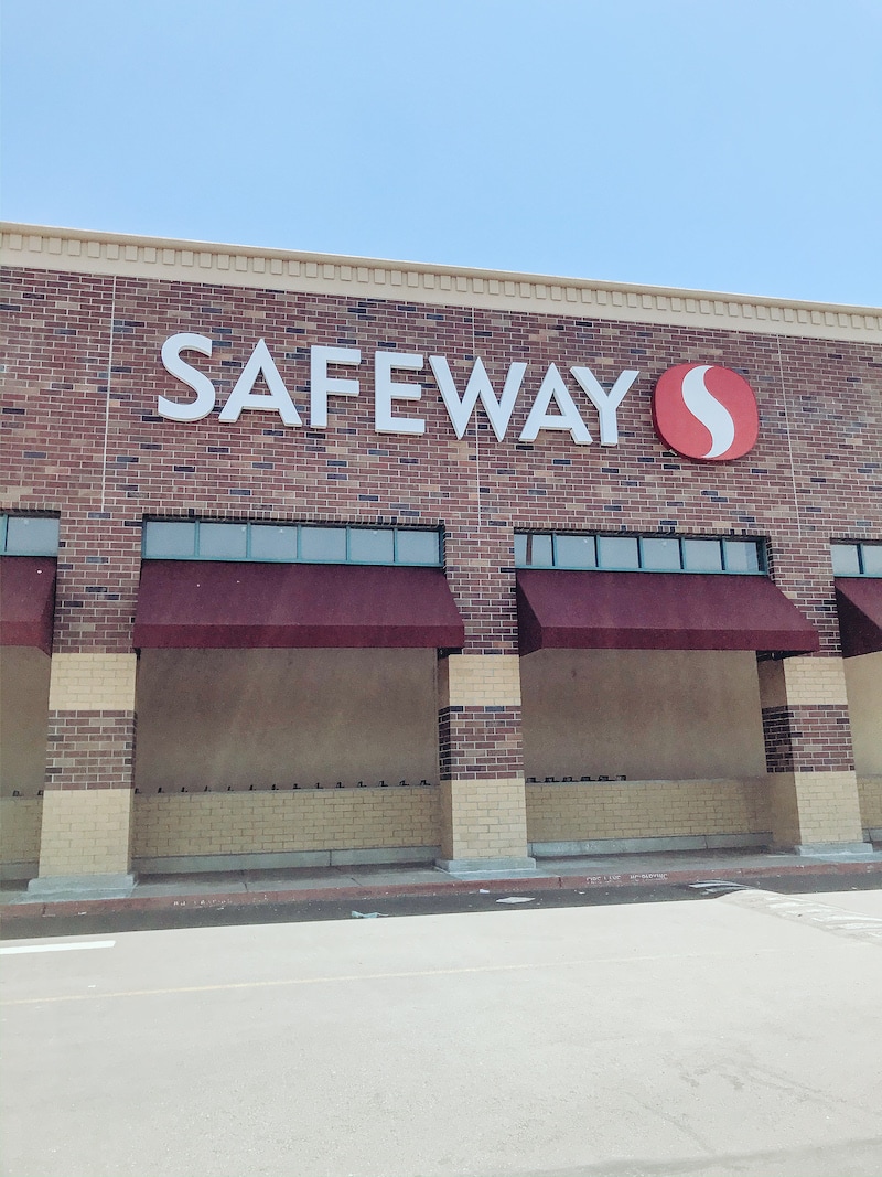 The front of a Safeway store.