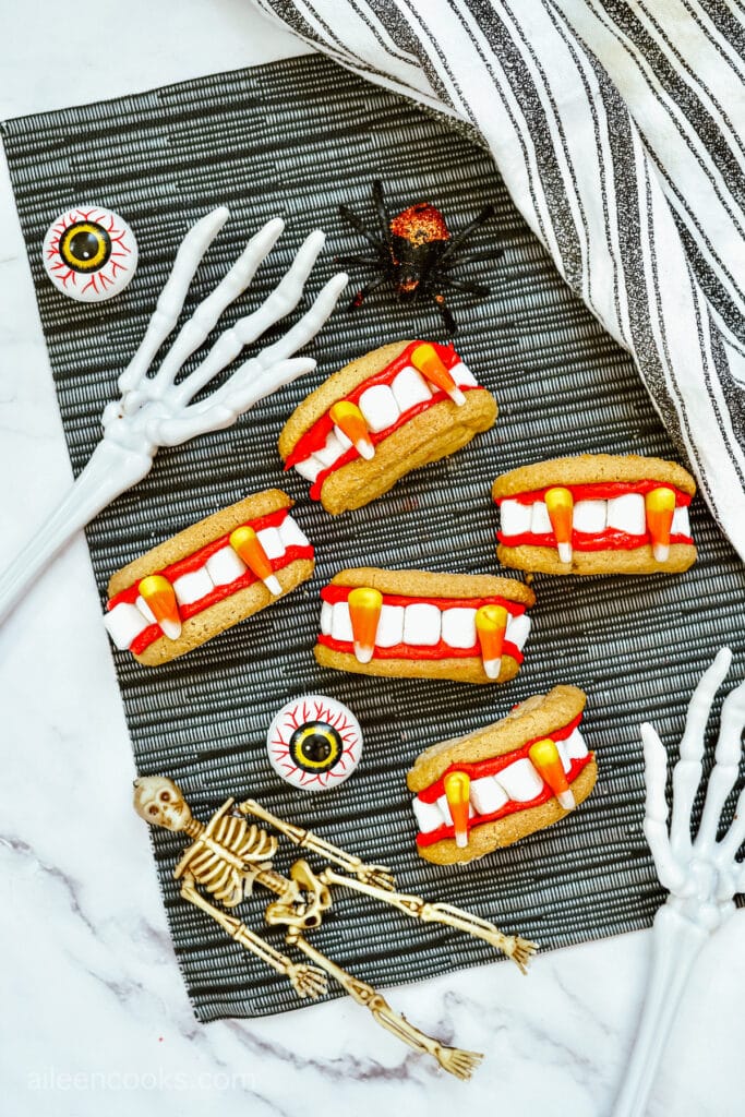 These Vampire Cookies are made of sugar cookies, marshmallows and candy corn. Their ingredients are THE perfect mix for any Halloween dessert! Trust me when I say, “They’re absolutely FANG-tastic!”