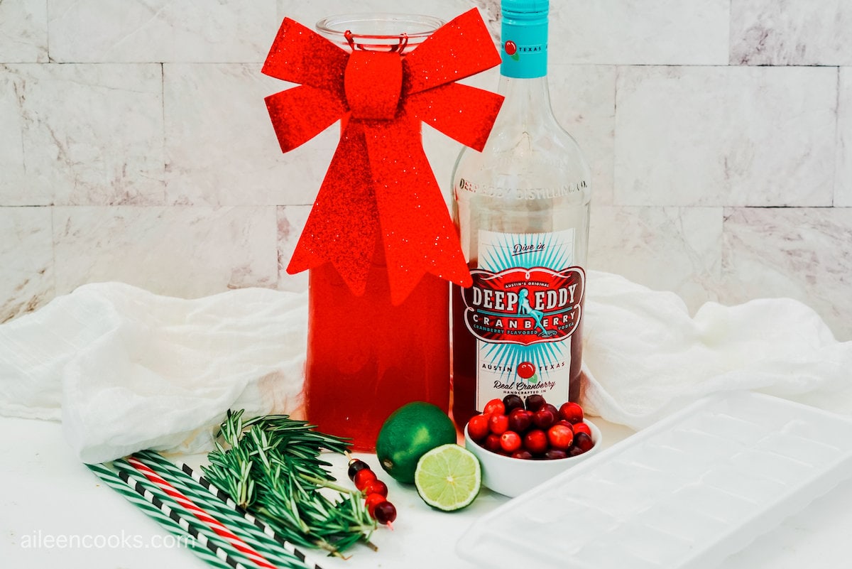Ingredients to make a delicious Christmas Moscow Mule