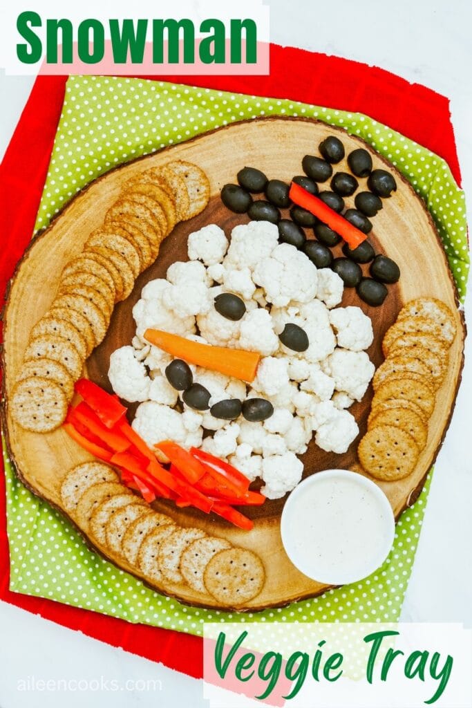 Looking to add more of a variety to your holiday spread this year? Load up on the healthy stuff by making this adorable Snowman Veggie Tray!